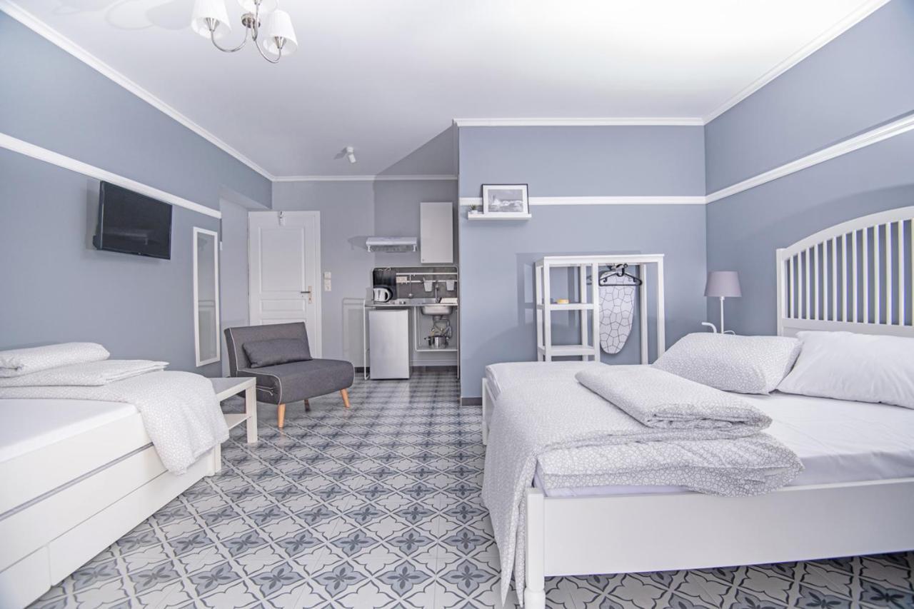 Retro Luxury Rooms Olympiaki Akti Exterior photo