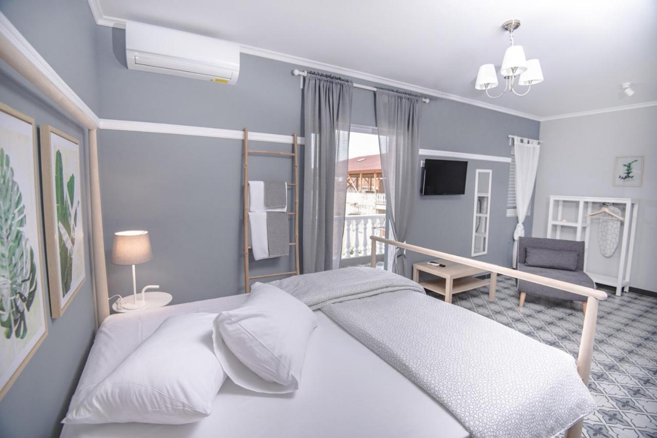 Retro Luxury Rooms Olympiaki Akti Exterior photo